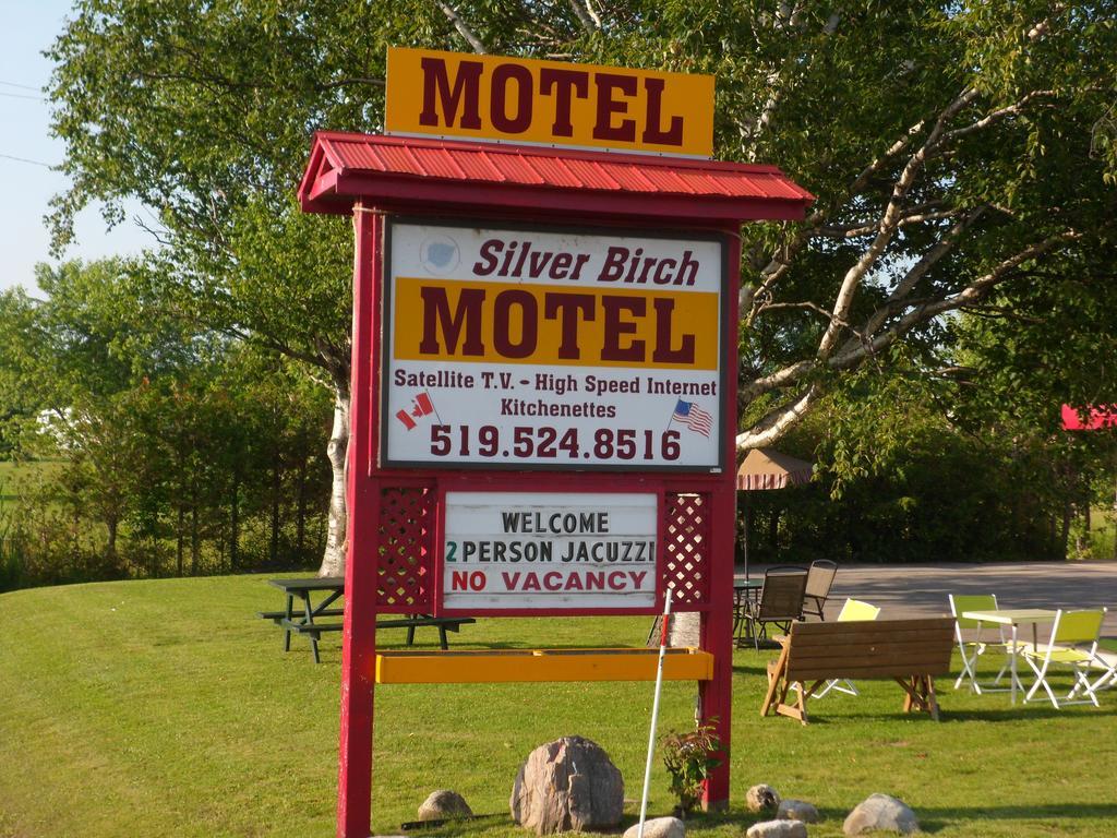 The Silver Birch Motel Годерич Екстериор снимка