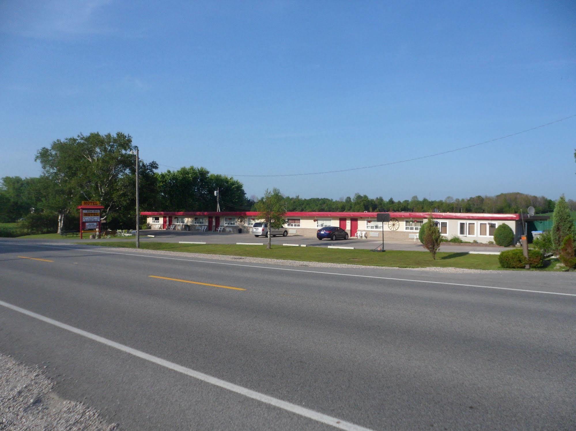 The Silver Birch Motel Годерич Екстериор снимка